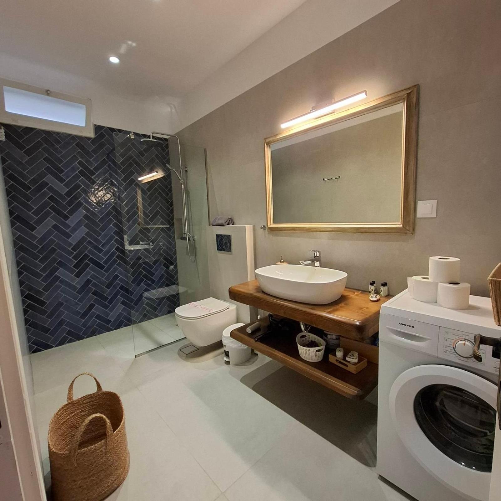 Aquarella-Stylish Veranda Apartment In Centre Of Poros Town Zewnętrze zdjęcie