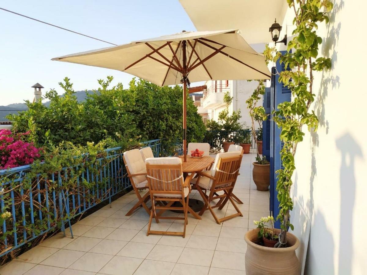 Aquarella-Stylish Veranda Apartment In Centre Of Poros Town Zewnętrze zdjęcie