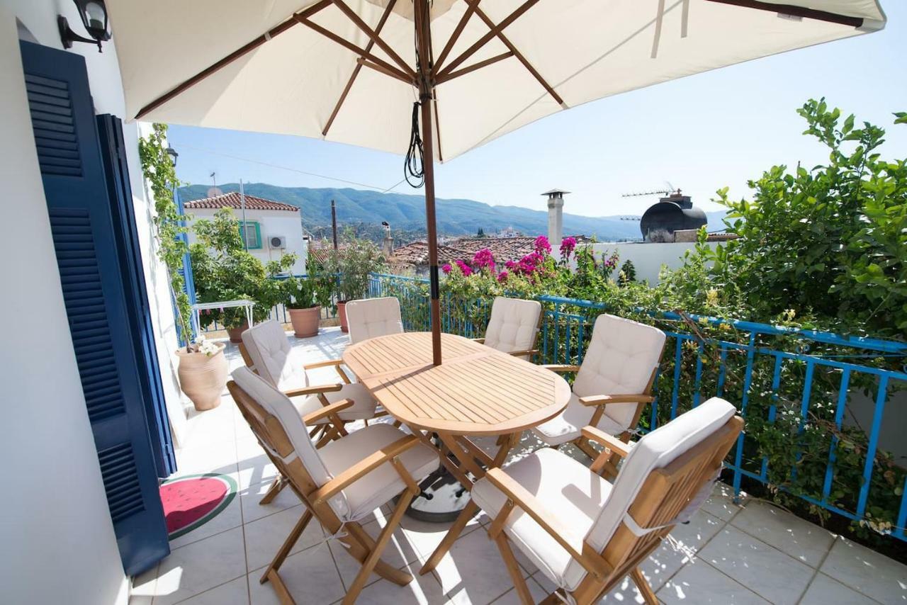 Aquarella-Stylish Veranda Apartment In Centre Of Poros Town Zewnętrze zdjęcie